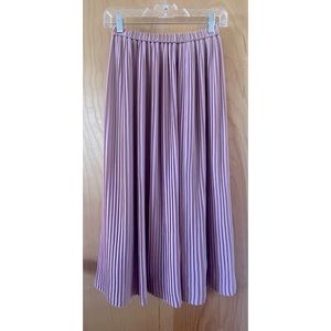 Powder Pink Uniqlo Pleated Skirt.  XS